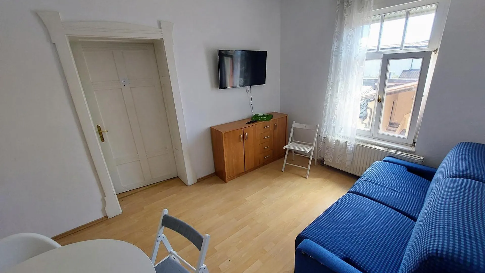 Homestay R24, Rose House Apartment Ljubljana