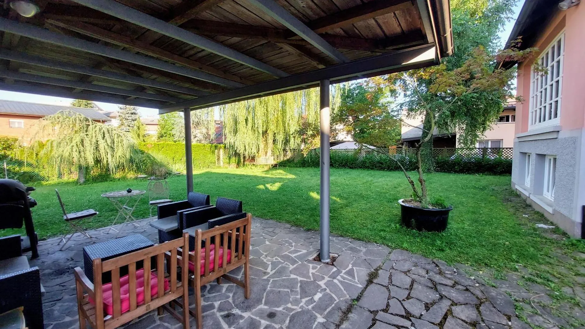 R24, Rose House Apartment Ljubljana
