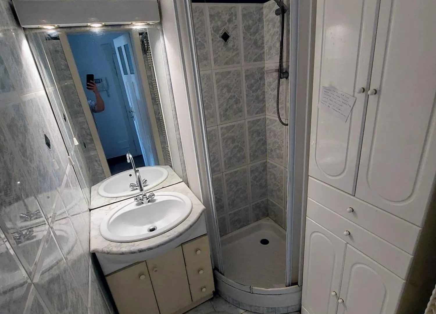 Homestay R24, Rose House Apartment Ljubljana Slovenia